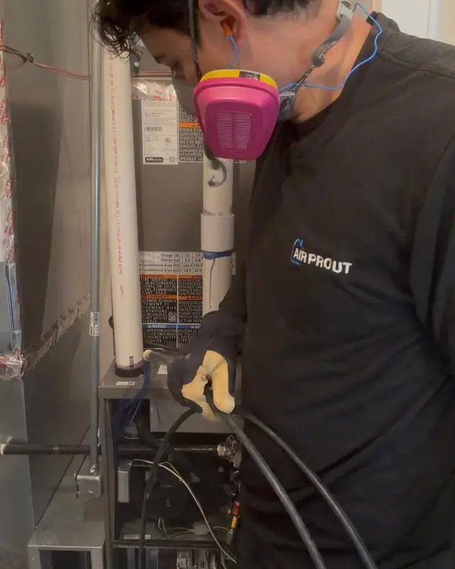 Air Pro UT technician: Furnace cabinet cleaning